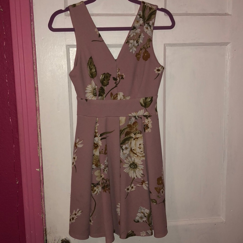 Pink floral dress 🌸💜